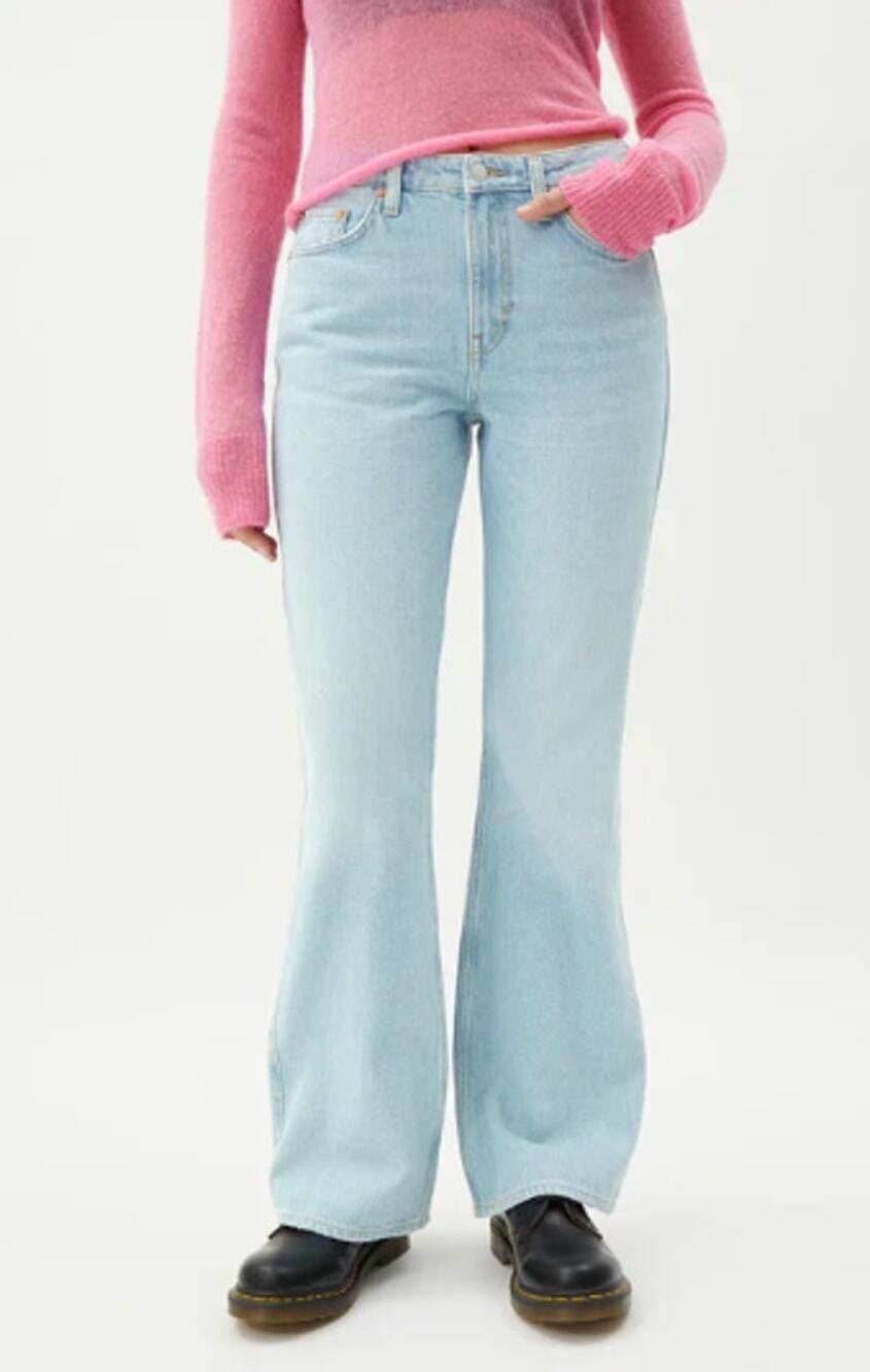 Weekday Sway Mid Rise Bootcut size 28